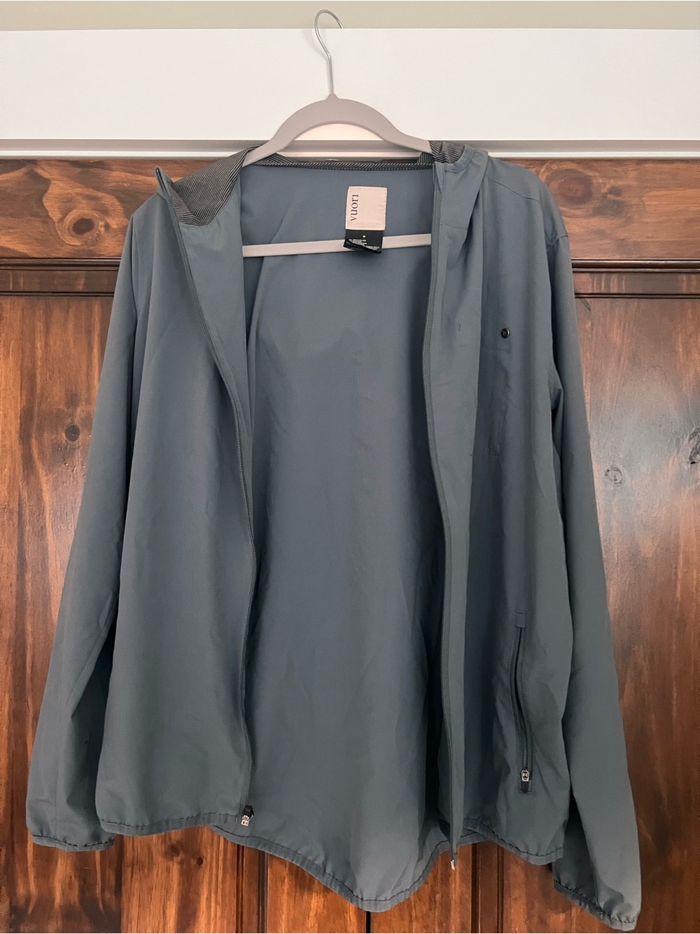 Vuori Hooded Outdoor Trainer Shell Jacket Windbreaker Medium Slate Blue-Gray